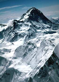 Everest 2002 News Photos